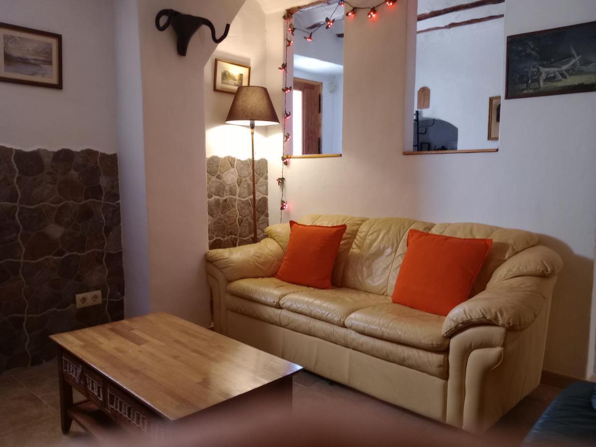 Casa En La Plaza, Hinojares - Ideal For Exploring The Area Esterno foto