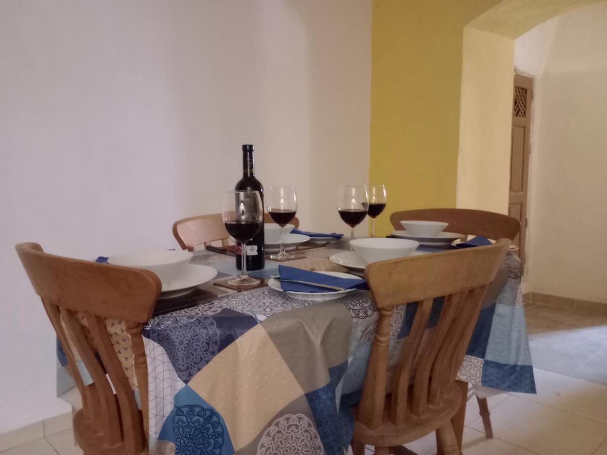 Casa En La Plaza, Hinojares - Ideal For Exploring The Area Esterno foto